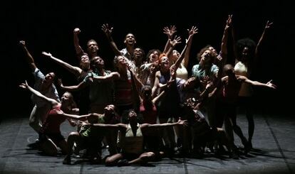 Escena del espect&aacute;culo de Danza Contempor&aacute;nea de Cuba en el Teatro Real.