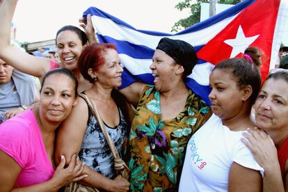 La población de cubanos en Turbo ha salido a la calle a pedirle al gobierno colombiano que no los deporte. Sin embargo, la respuesta no ha sido la que esperaban. Por eso, en pequeños grupos han empezado a dejar el pueblo.