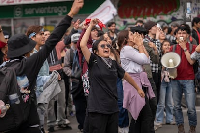 El malestar reflejaba la expectativa de que el elegido fuera Múnera, pues en la comunidad universitaria había circulado un video en el que el presidente Gustavo Petro, de visita en el campus a inicios de mes, anunciaba que respetaría el resultado de la consulta. 