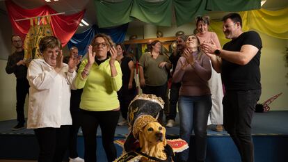 La primera comparsa de España de la ONCE, en el ensayo previo al desfile del sábado en el carnaval de Cartagena.