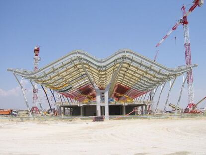 Obras para las construcción de la T-4 del aeropuerto de Barajas, en 2002