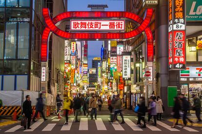 Japón es el único país que consigue encontrar equilibrio en los contrastes. Solo allí conviven templos sagrados con rascacielos casi futuristas. Una dualidad entre lo antiguo y lo moderno presente en el arte, la arquitectura y sobre todo, en su hipnótica belleza. Por suerte, la J-Beauty ha llegado desde Oriente para revolucionar tu tocador. Un ideal estético que combina, con equilibrio, alma y tecnología; y cuyos parámetros ha marcado Shiseido con el lanzamiento de su línea de maquillaje.