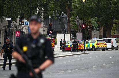 Zona acordonada por la policía en la proximidades del Parlamento.