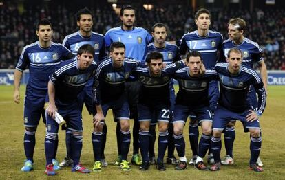 La selección argentina posando antes del inicio de un amistoso.