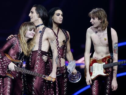 El grupo italiano Maneskin, tras la actuación que les ha dado la victoria en Eurovisión, el sábado.