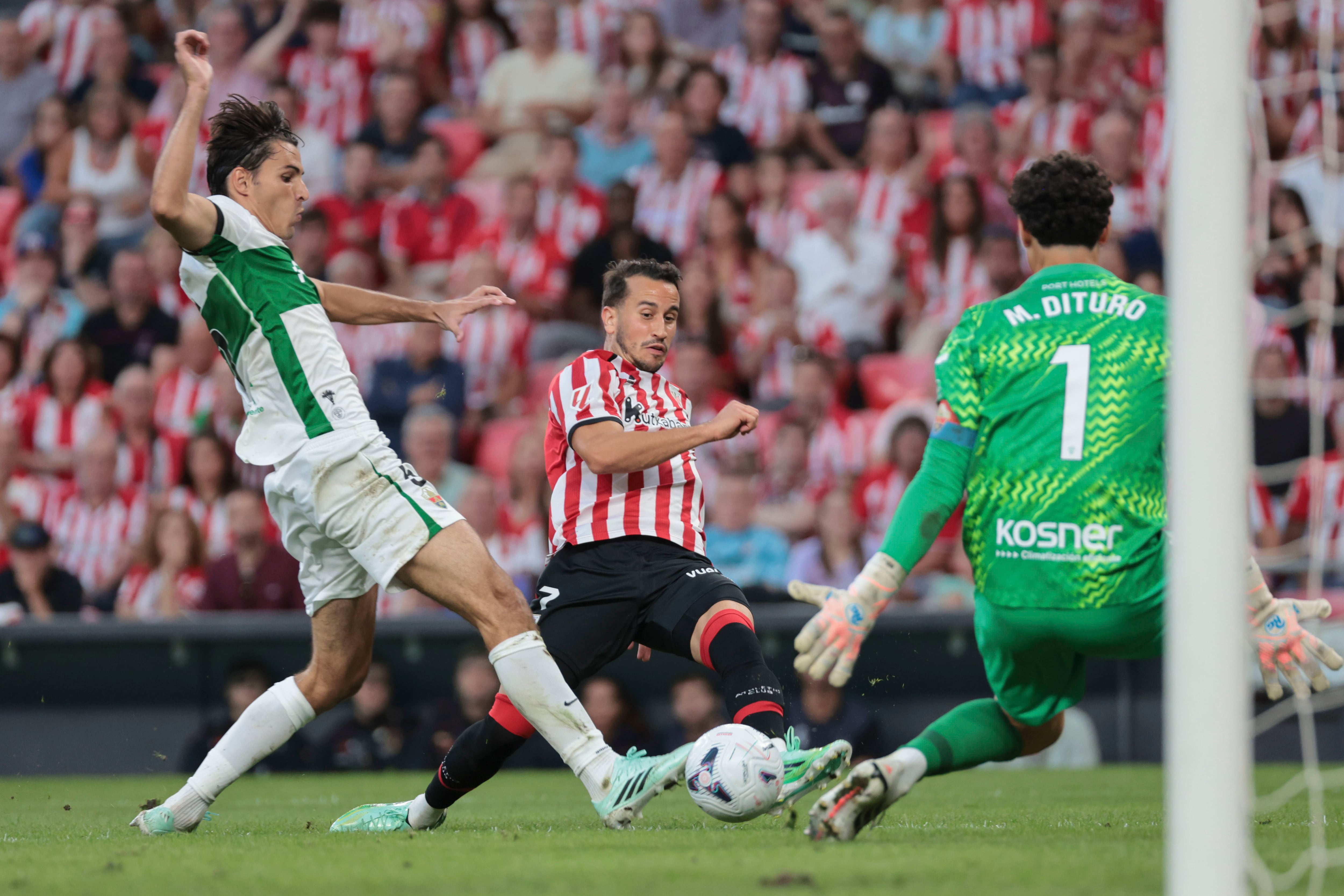 El Elche rasca un punto ante un Athletic al que le faltó puntería