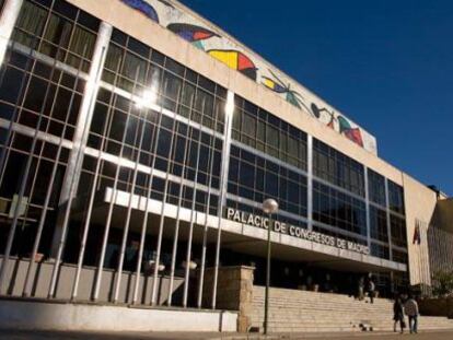 Fachada principal del palacio de congresos.