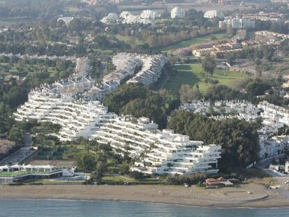 Vista aérea de urbanizaciones levantadas en Marbella.