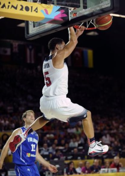 Klay Thompson machaca ante Finlandia.