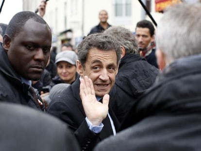 El presidente Nicolas Sarkozy en campaña en Drancy (en las afueras de París).