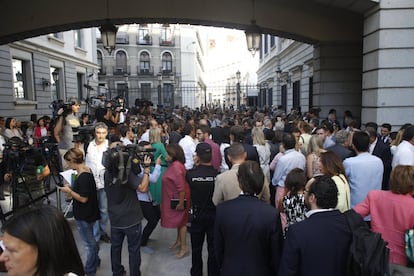 Ambiente en el patio del Congreso.