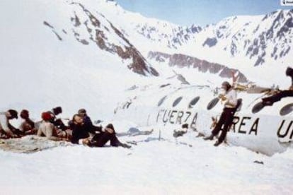 Una de las fotografías realizadas por los supervivientes los primeros días tras el accidente. 