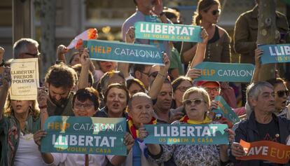 Manifestaci&oacute;n por la libertad de Jordi S&agrave;nchez y Jordi Cuixart.