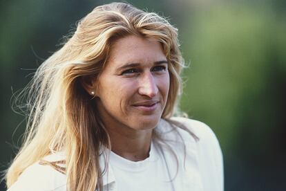 Steffi Graf – Con su dominio todavía vigente –era la número tres del ranking femenino por aquel entonces–, la alemana decidió dejar las pistas por sorpresa en 1999. Campeona desde que era una adolescente y con 22 trofeos de Grand Slam a sus espaldas, Graf declaró que ya había conseguido todo lo posible. Otras grandes tenistas como Martin Hingis, Justine Henin o Kim Clijsters también dijeron adiós antes de tiempo en un deporte que exprime física y mentalmente a sus leyendas. En el cuadro masculino, el mítico Bjorn Borg es otro ejemplo señalado.