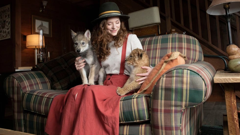 Imagen promocional de la película 'El lobo y el león'.
