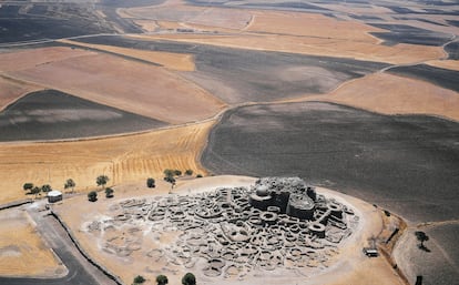 Asentamiento nurágico de Su Nuraxi, patrimonio mundial de la Unesco.  