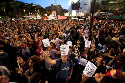 Moviment dels indignats a la plaça de Catalunya.