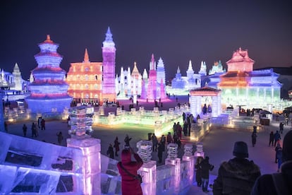 Este ano, o festival coincide com a celebração do vigésimo aniversário do seu parque principal, o Mundo de Gelo e Neve, que apresentará novamente as estruturas mais bem sucedidas dos últimos tempos.