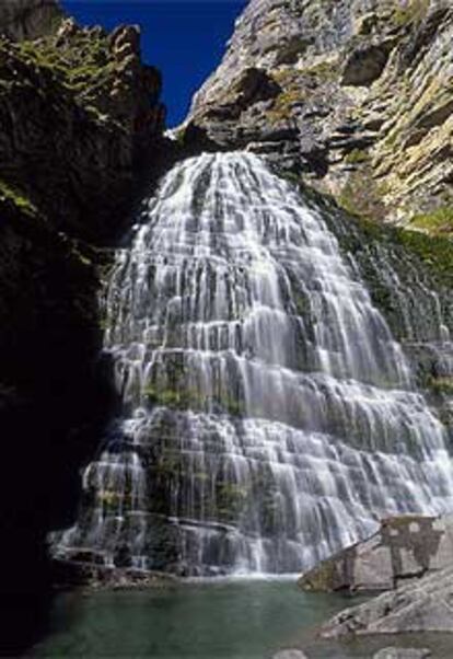 La Cola de Caballo, uno de los saltos de agua más destacados del parque nacional de Ordesa y Monte Perdido.