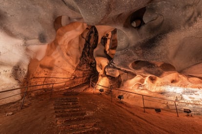 La cueva de Magura, con sus casi tres kilómetros, es una de las mayores de Bulgaria.