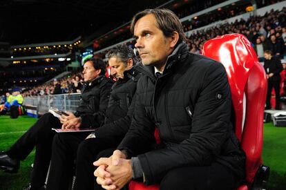 Philip Cocu, en el banquillo del PSV.