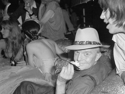 Truman Capote en el décimo aniversario de la revista de Andy Warhol 'Interview' en el mítico Studio 54 neoyoquino en 1979.