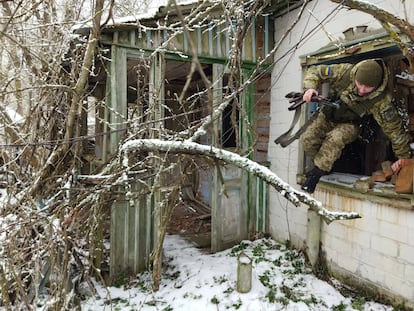 Un día patrullando la frontera de Chernóbil, en imágenes