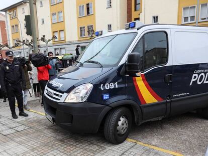 Llegada de los futbolistas detenidos a los juzgados de Aranda de Duero.