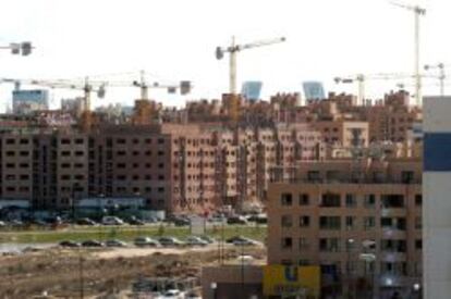 Vista de edificios de viviendas en construcci&oacute;n en Madrid. 