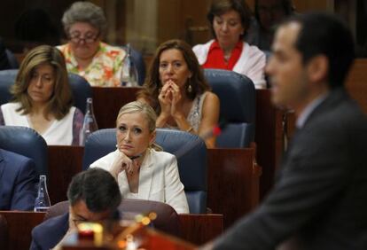 Cristina Cifuentes, este miércoles en el pleno de la Asamblea de Madrid.