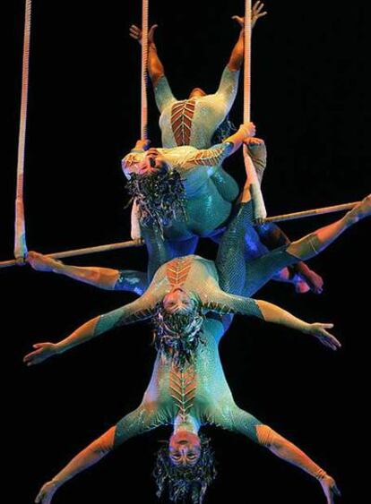 Un momento del espectáculo <i>Varekai,</i> que trae a Madrid el Cirque du Soleil.