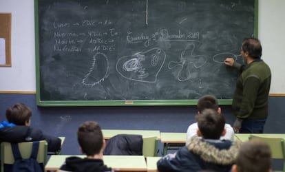 Alumnos de Secundaria en un aula de un instituto público madrileño.