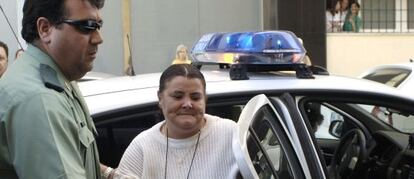 Isabel García a la llegada a una de sus comparecencias en los Juzgados de Huelva.