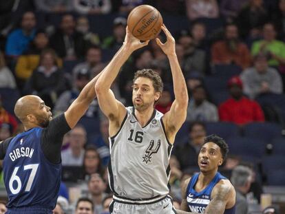 Pau Gasol, en un Spurs-Wolves.