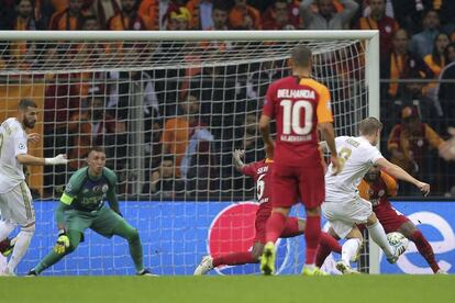 Kroos dispara en la acción del 0-1 frente al Galatasaray.