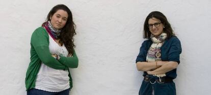 Carolina Villarreal and Mar&iacute;a Reyes are both studying for public exams. 