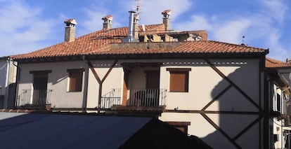 Fachada de La Posada del Casar, en Las Hurdes (Cáceres).