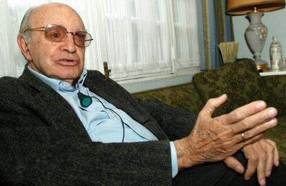 Ramón Xirau, en su casa, en noviembre de 2004.