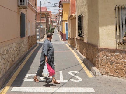 Calle San Jaime de Santomera (Murcia), donde un varón de 24 años ha muerto la madrugada de este miércoles a consecuencia de los golpes recibidos con un palo de otro hombre, de 40.