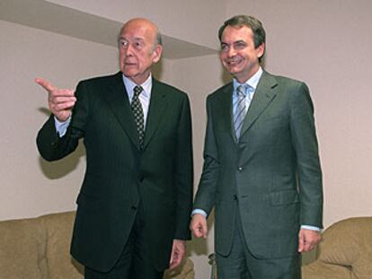 Valéry Giscard d'Estaing, ayer en Madrid, con José Luis Rodríguez Zapatero.