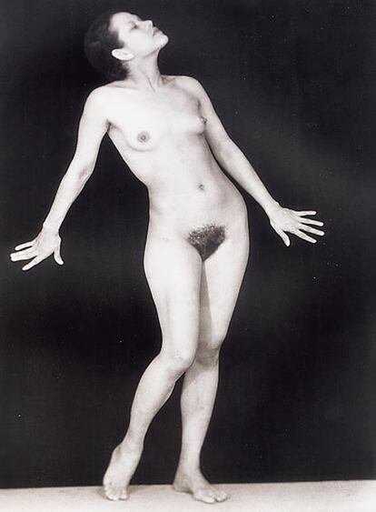 La bailarina Ady Fidelin fue musa de Man Ray. En la imagen un retrato de Ady Fidelin de 1937.