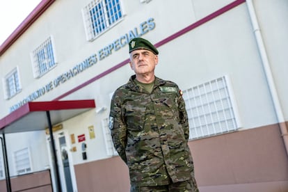 El general de división Ángel Ramón Herrezuelo Pérez, jefe del Mando Conjunto de Operaciones Especiales, el miércoles 5 de febrero en la base de Retamares, en Pozuelo de Alarcón (Madrid).