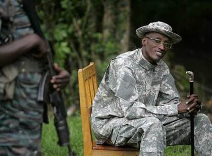 El líder rebelde congoleño, Laurent Nkunda, en su base en Tebero, al norte de Goma