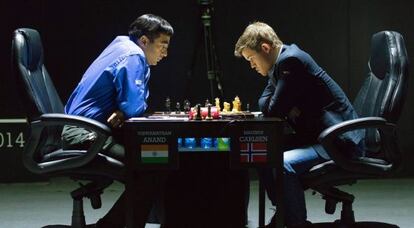 Anand y Carlsen, hoy, en el Mundial.