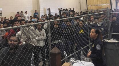 Centro de detenção em McAllen, Texas.