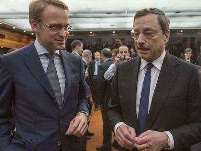 Los presidentes del Bundesbank, Jens Weidmann, y del BCE, Mario Draghi, en Fráncfort. 