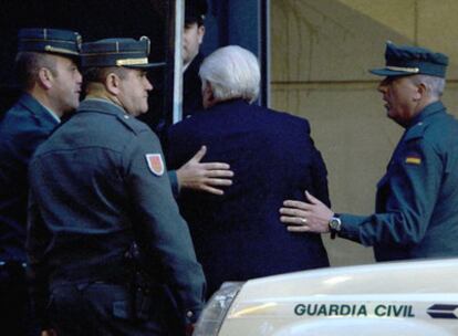 Macià Alavedra llega a la Audiencia desde la prisión.