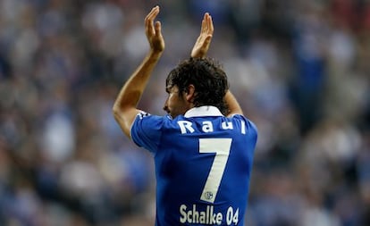 Spanish striker Ra&uacute;l says he will leave German side Schalke 04 at the end of this season.