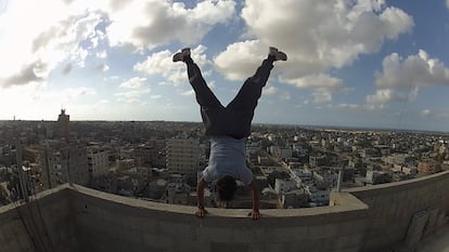 Una imagen de 'Yalla Parkour', de Areeb Zuaiter, con la Gaza de antes de la invasión israelí.