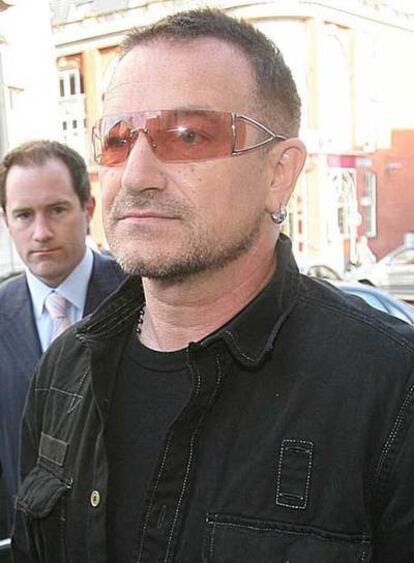El cantante de U2, Bono.